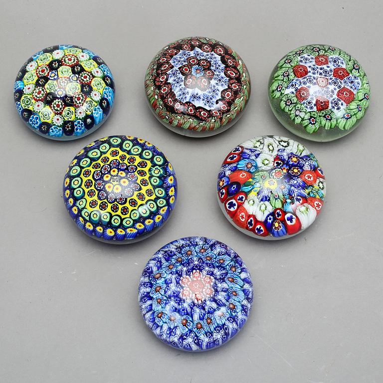 BREVPRESSAR, 6 stycken. Murano, Italien, 1900-tal.