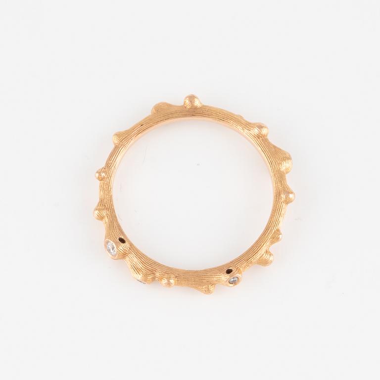 Ole Lynggaard, ring, "Nature", 18K gold with brilliant-cut diamonds.