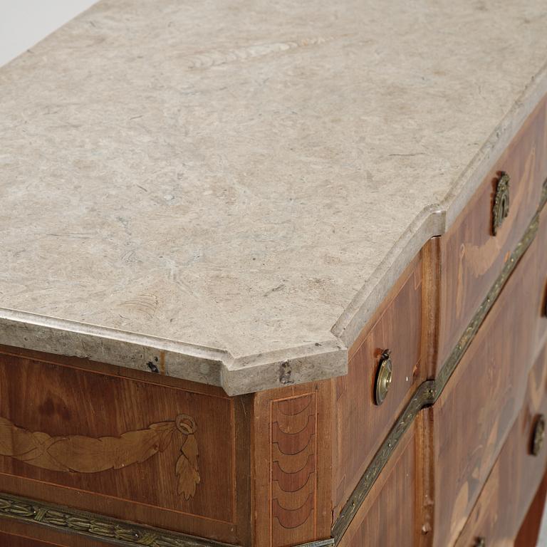 Byrå, gustaviansk stil, 1900-talets början.