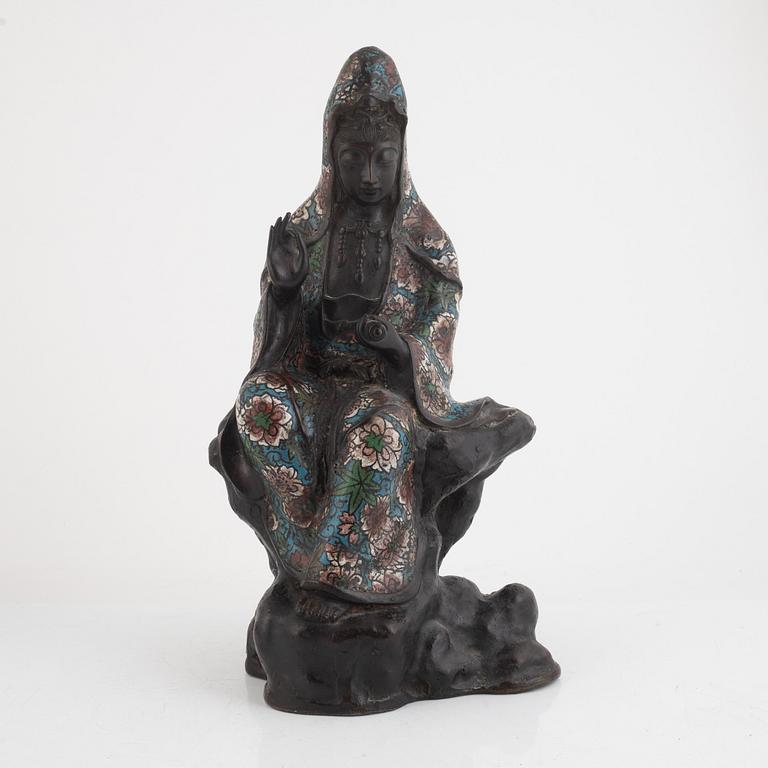 A Chinese cloisonne figurine of a Guanyin, 20th Century.