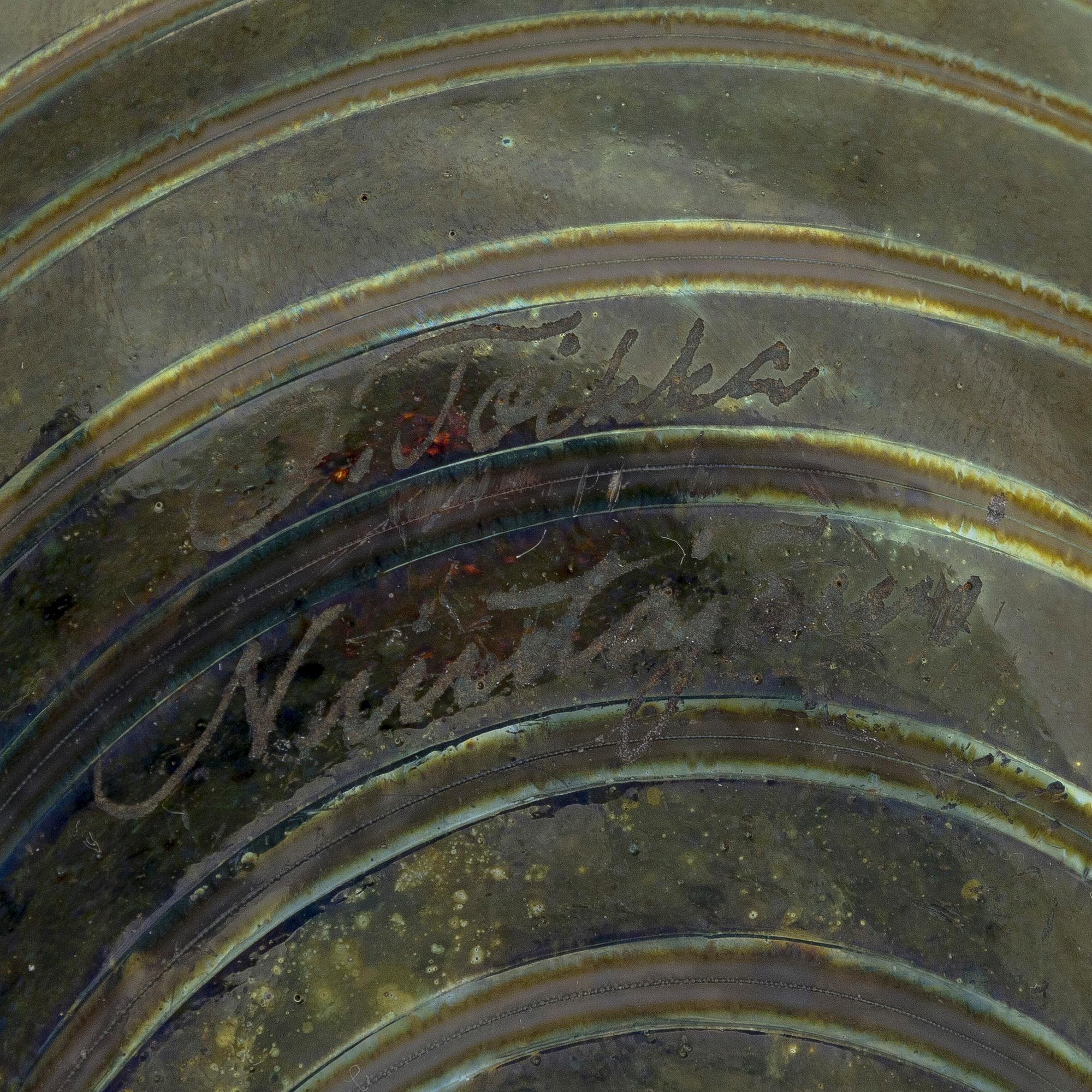 Oiva Toikka, a glass bird signed O. Toikka Nuutajärvi.