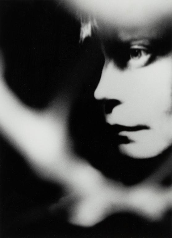 Eva Klasson, Självporträtt. Ur "Le Troisième Angle", 1975-1976.