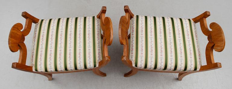 TABURETTER, 1 par, Karl Johan, 1800-talets mitt.