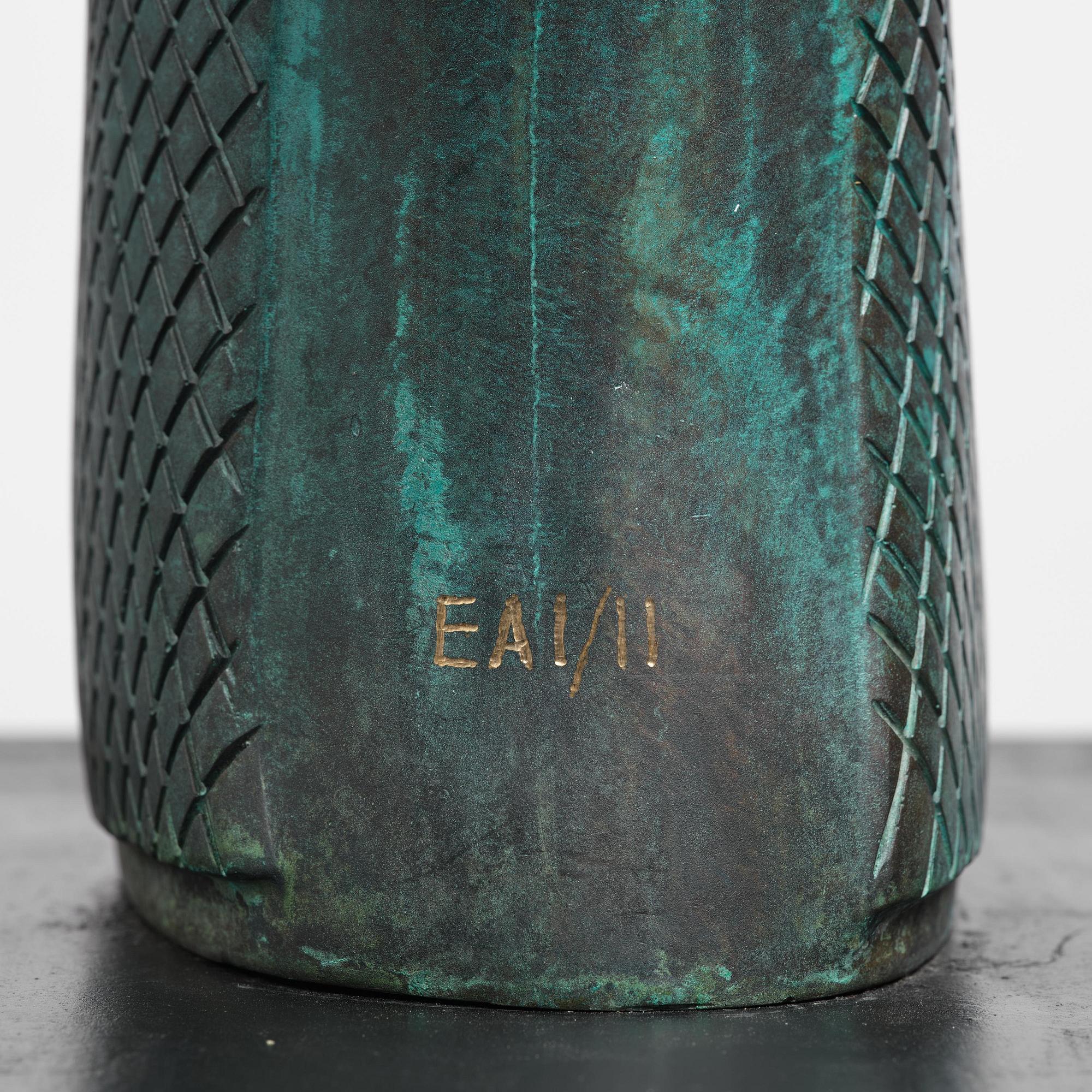 Carl Fredrik Reuterswärd, "Non Violence".