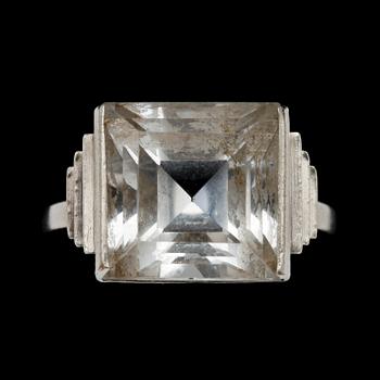 A Wiwen Nilsson sterling rock crystal ring, Lund, 1950.