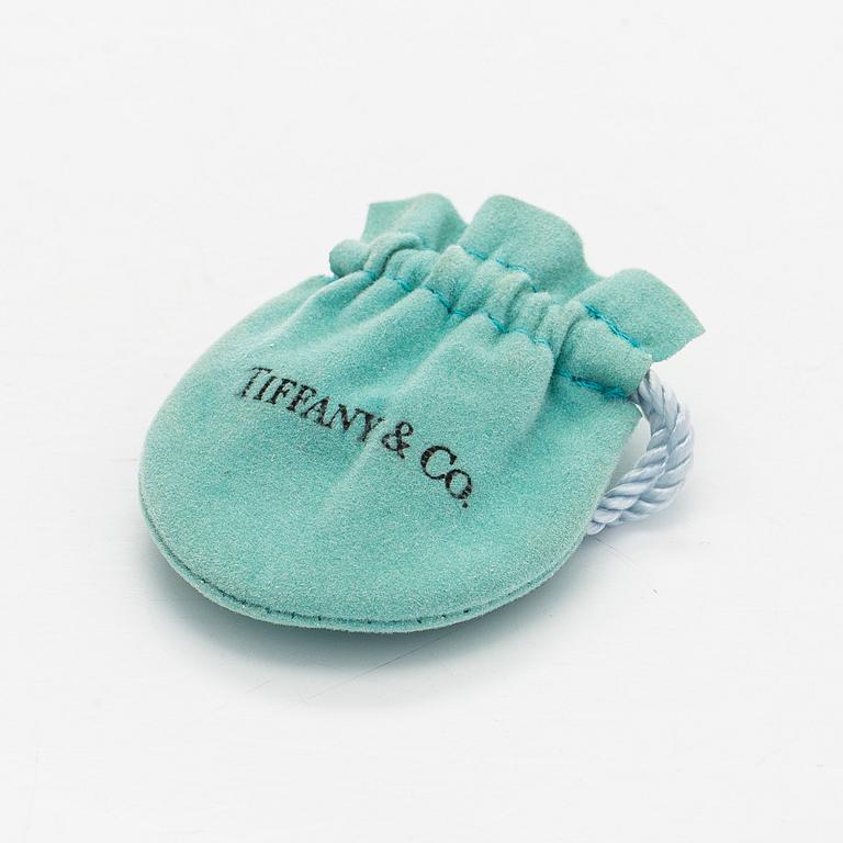 Tiffany & Co, Elsa Peretti, an 18K gold 'Open Heart' necklace.