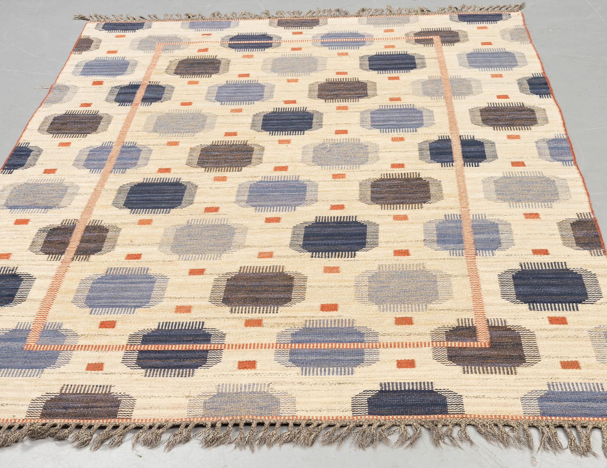 Märta Måås-Fjetterström, a carpet, "Blåplump", flat weave, ca 291 x 201 cm, signed AB MMF.