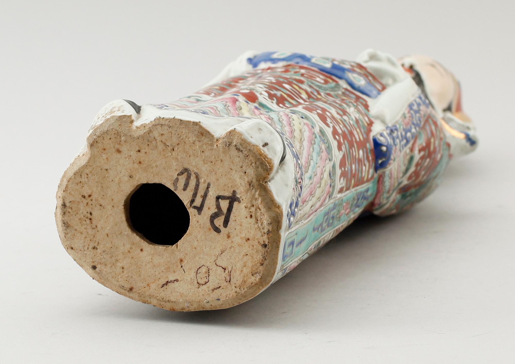 FIGUR, porslin, Kina, 1900-talets första hälft.