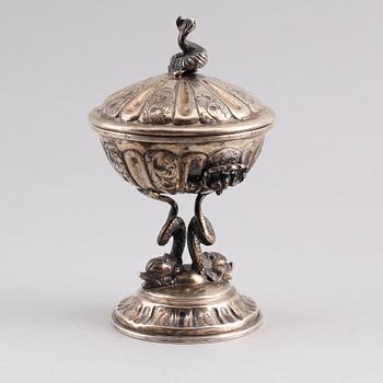 LOCKSKÅL, silver, svenska importstämplar, 1800-talets andra hälft. Vikt ca 301 gram.