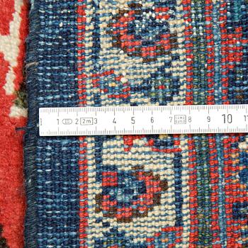 A carpet, Antique/semi-antique Mahal, ca  340 x 130-138 cm.