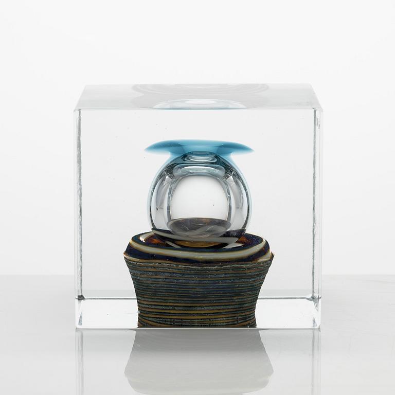 Oiva Toikka, årskub, signerad Oiva Toikka, Nuutajärvi 1982, numrerad 371/2000.