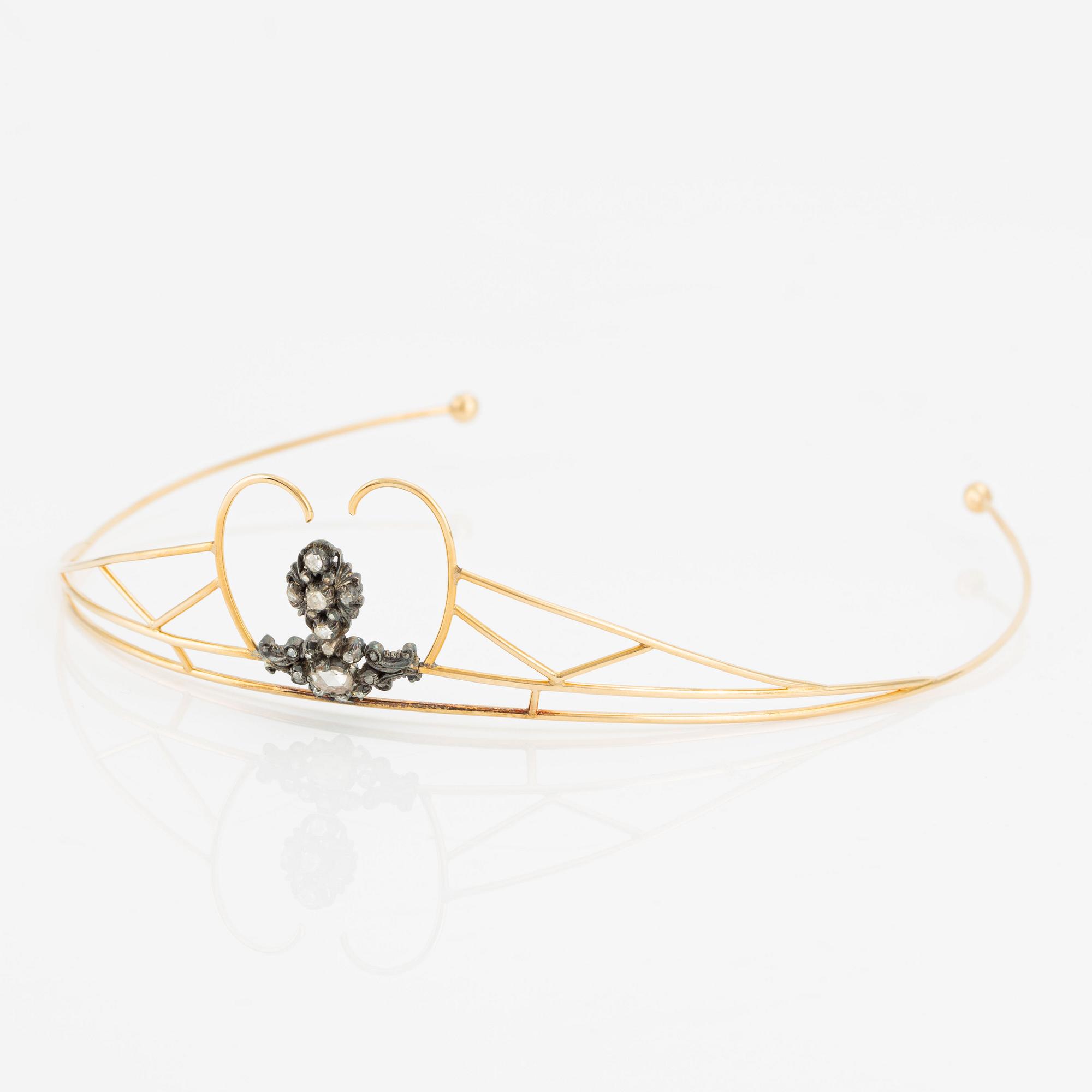 Diadem in 18K gold and silver with rose-cut diamonds.