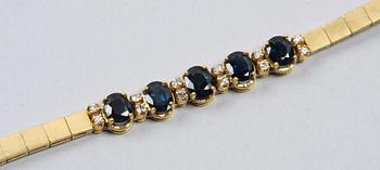 ARMBAND, 18k guld och 5 safirer.