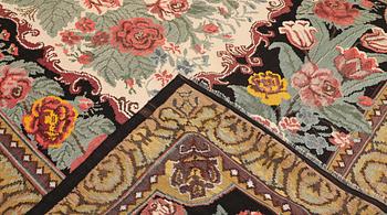 An older Bessarabian Kelim carpet, 380 x 240 cm.