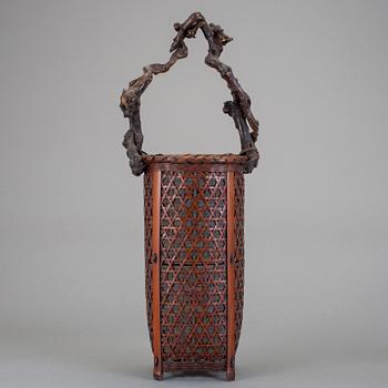 KORG, trä och korg,  Japan 1900-tal.