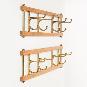 Klädhängare, 2 st, "Dekorativ", Skoglunds metallgjuteri, Anderstorp, 1950-/60-tal.