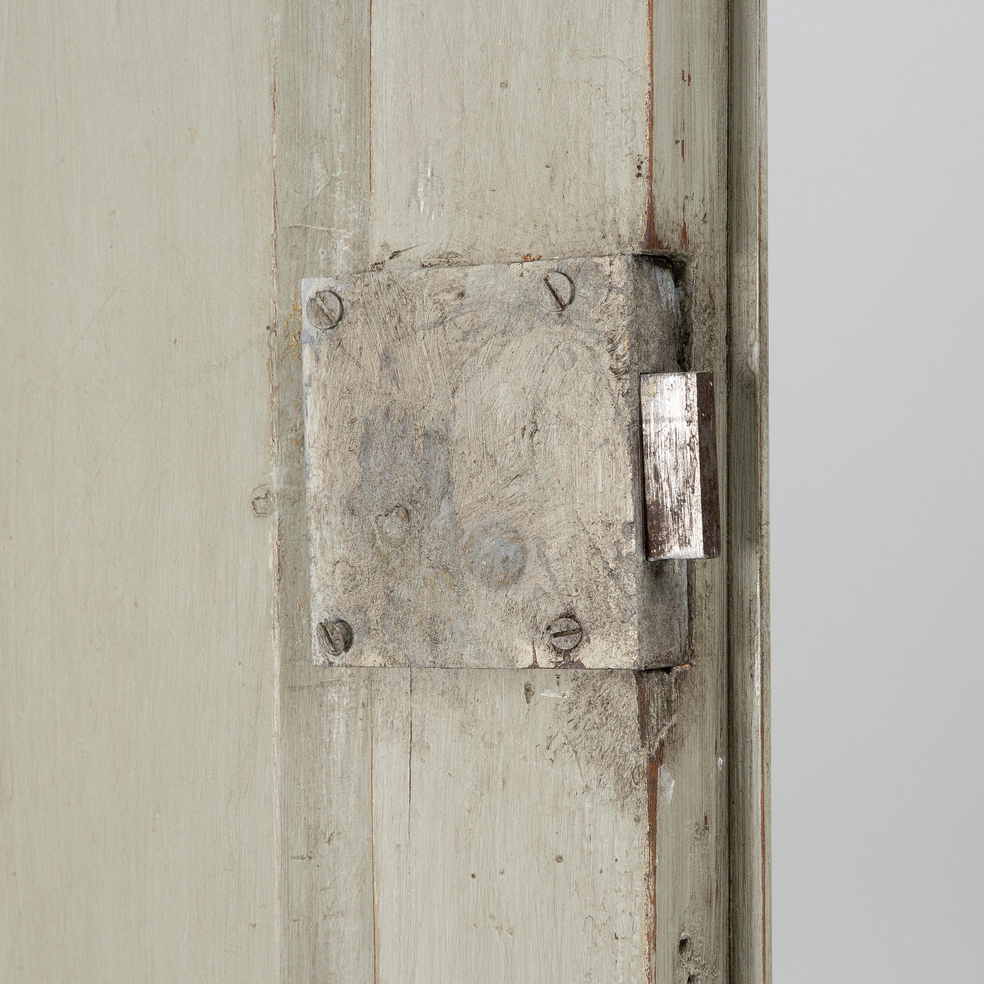 An early 19th century Gustavian corner cabinet, Sweden.
