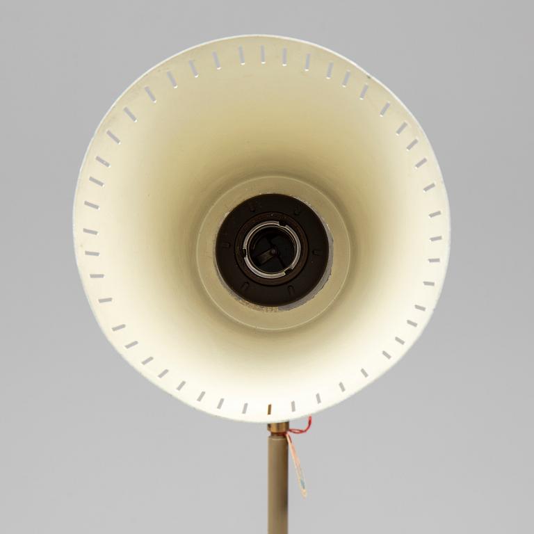 A '15748' mod 20th century floor lamp för Böhlmarks.