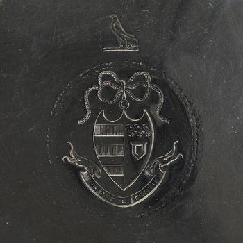 A SILVER SALVER BY JOHN CROUCH & THOMAS HANNAM, London 1782, weight c:a 1200 g.