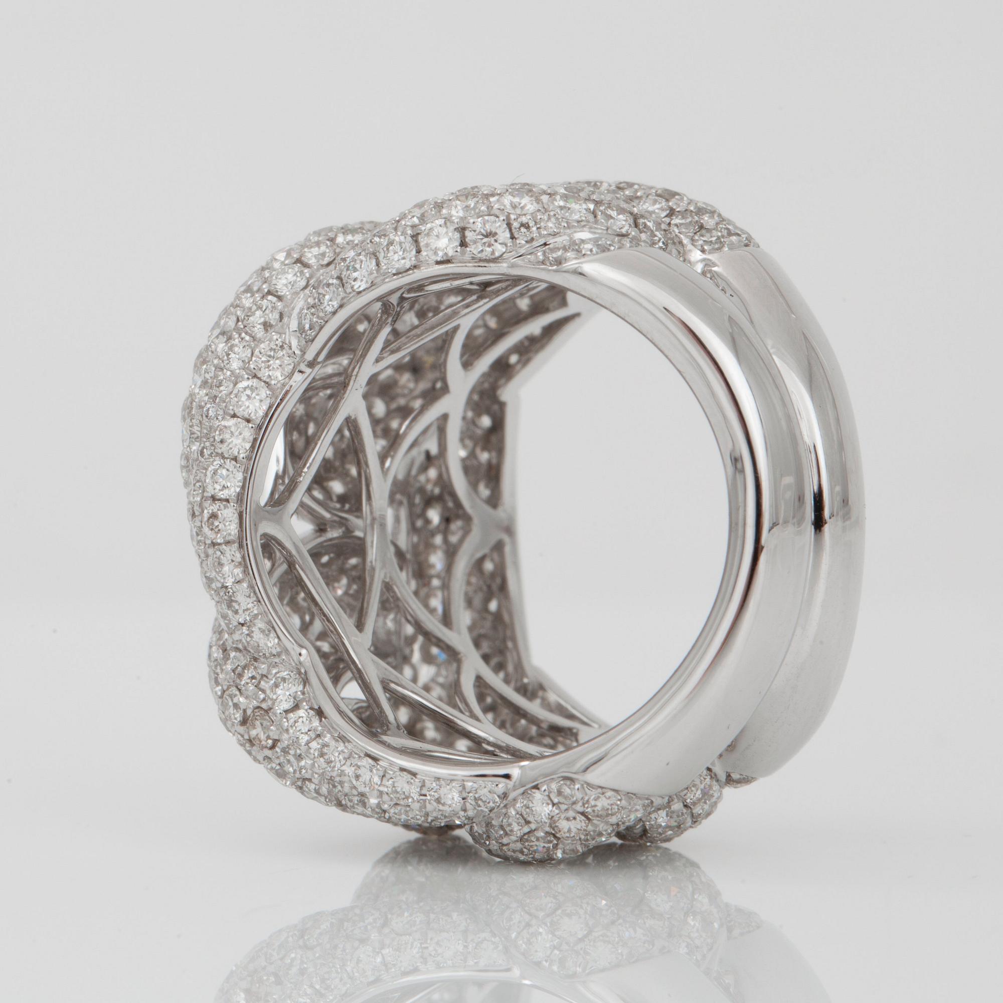 A diamond ring, 5.28 cts according to engraving.