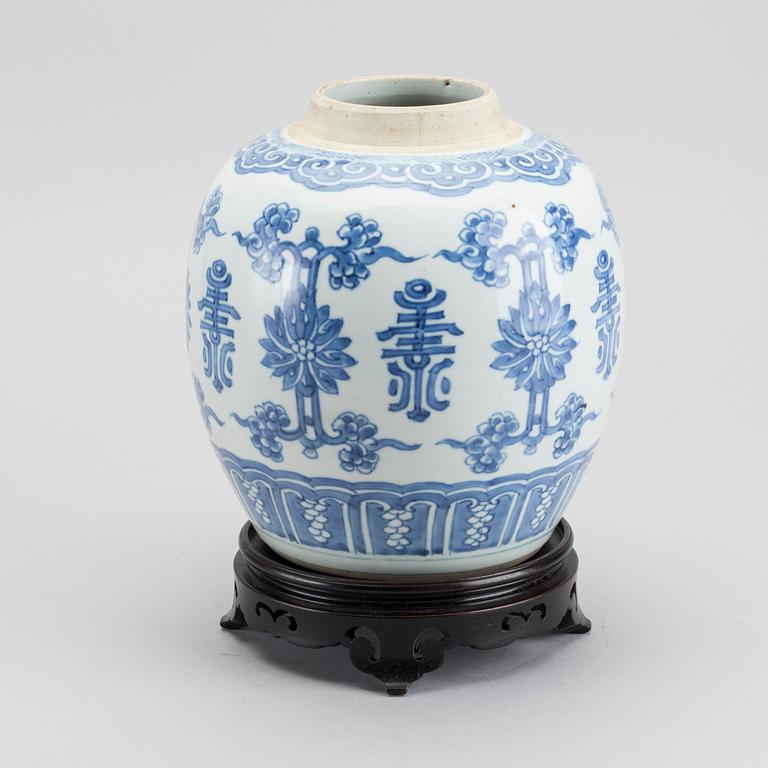 A porcelain jar from the 18th century China.