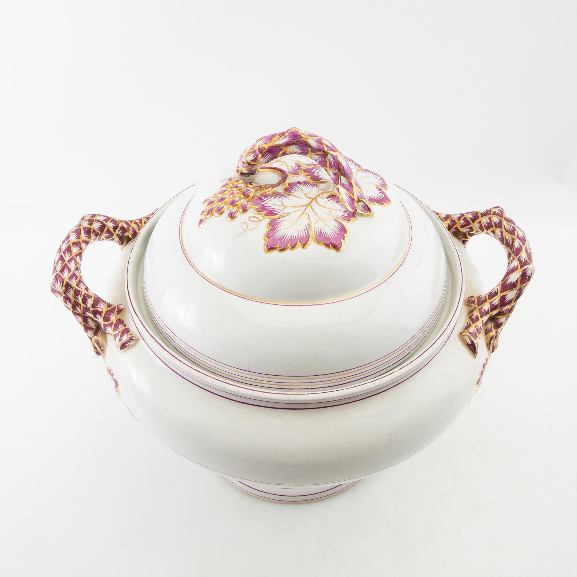 Tureen with lid early 20th century porcelain.