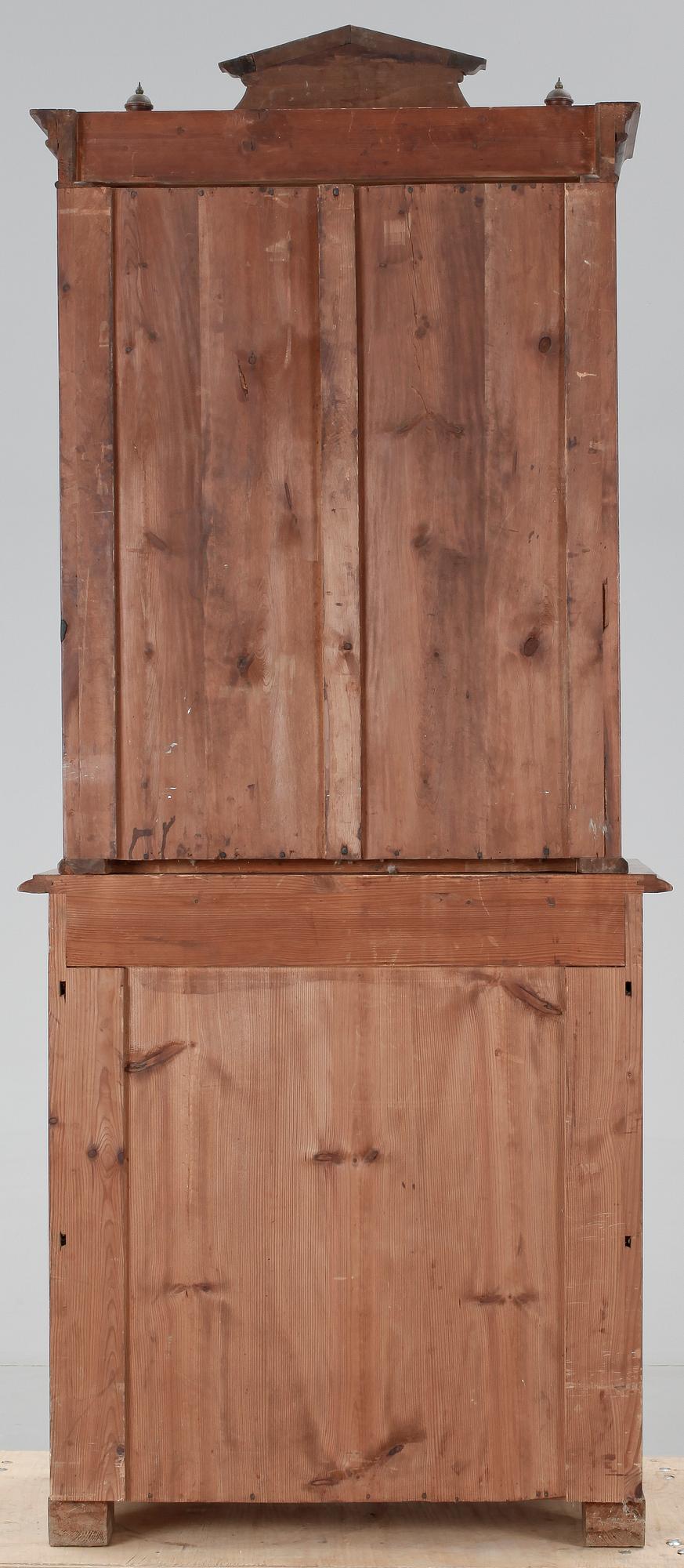 BOKSKÅP, nyrenässans, 1800-talets andra hälft.