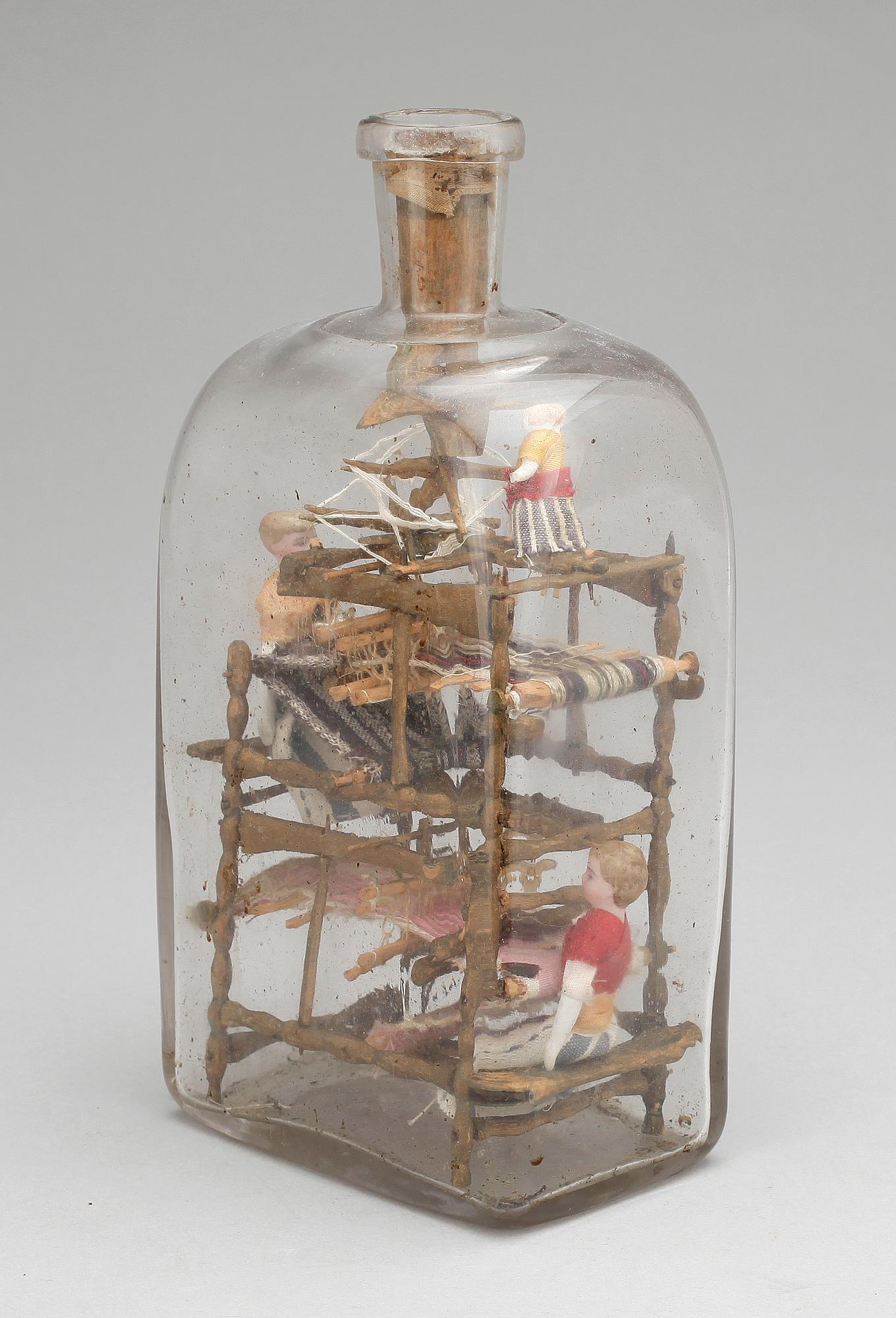 GLASFLASKA MED SJÖMANSARBETE, 1800-tal.