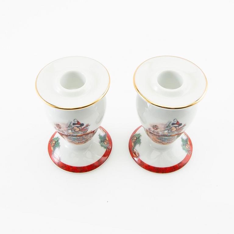 Stefan Lindahl service 46 pcs "Disney" for Fyrklövern late 20th century porcelain.