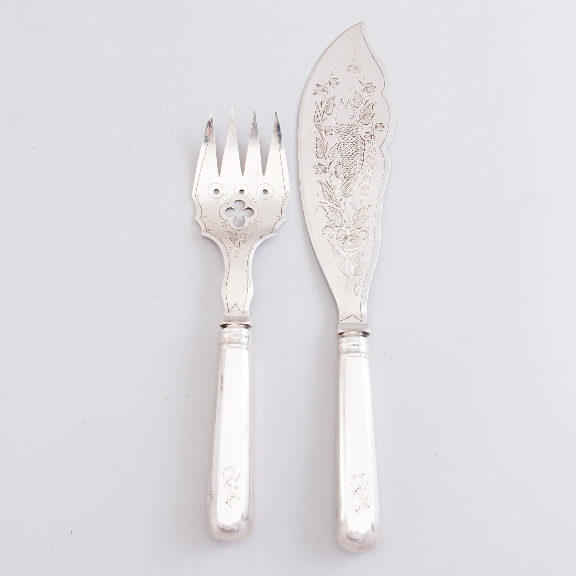 FISKBESTICK, silver, stämplade MC, S:t Petersburg, sekelskiftet 1900 och estniska importstämplar 1924-39.