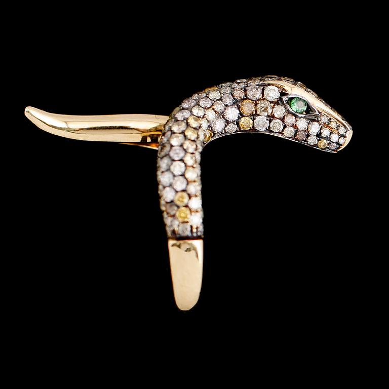 RING, 18 k guld, briljantslipade diamanter tot ca 1.60 ct, gröna granater.
