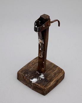 STUMPSTAKE, trä och järn. 1800-tal.