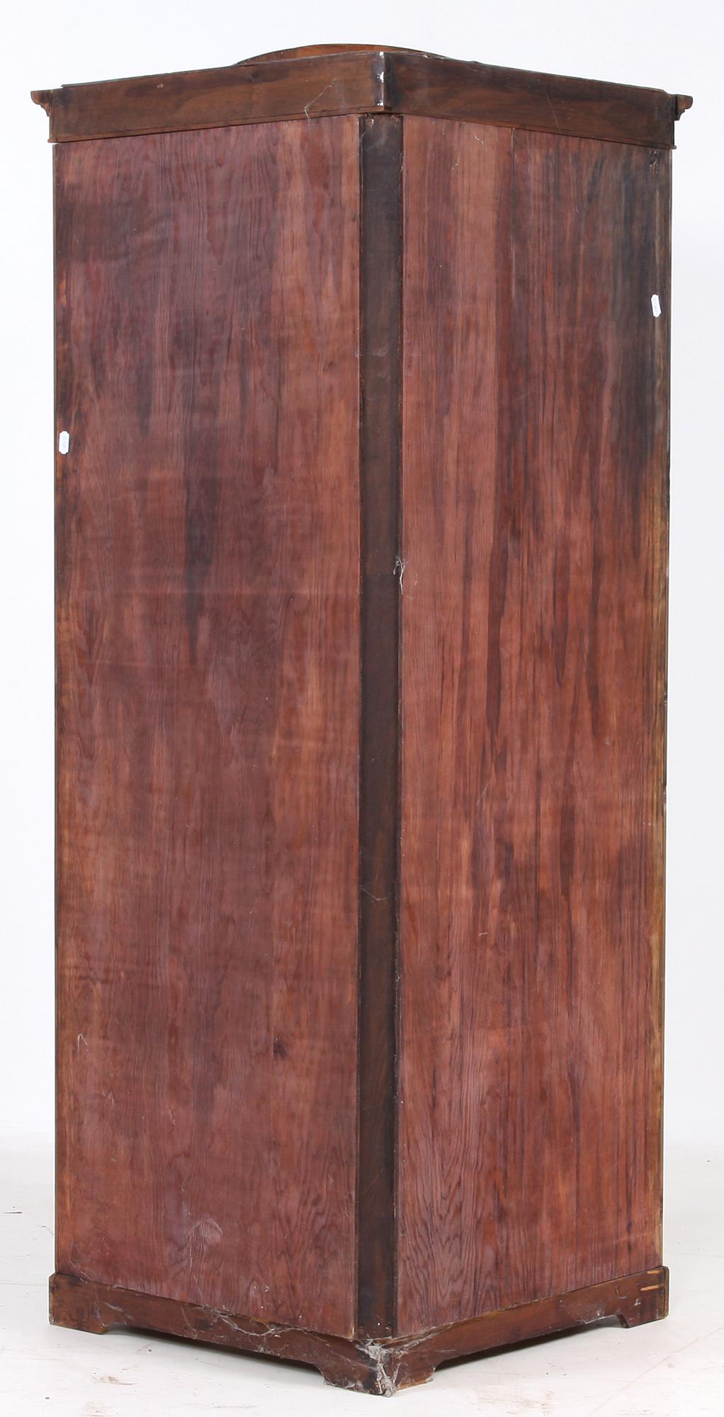 HÖRNSKÅP, 1900-tal.