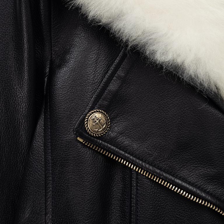 Chanel, skinnkappa, storlek 34.