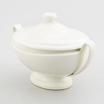 A creamware tureen with cover, Rörstrand, Sweden, first half of the 20th century.