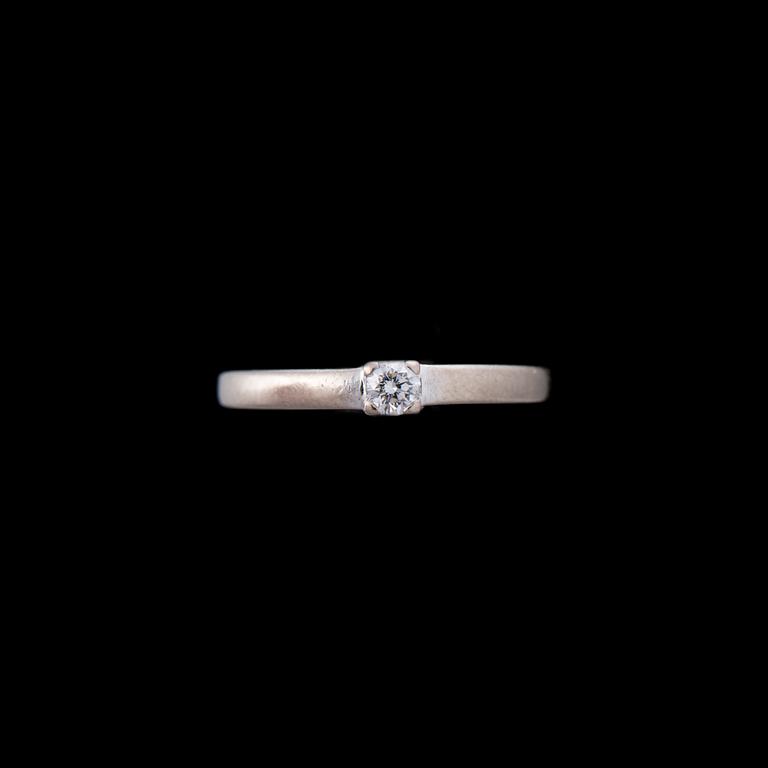 RING, 14K vitguld, briljantslipad diamant. Kultakeskus 2009. Vikt ca 2,9 g.