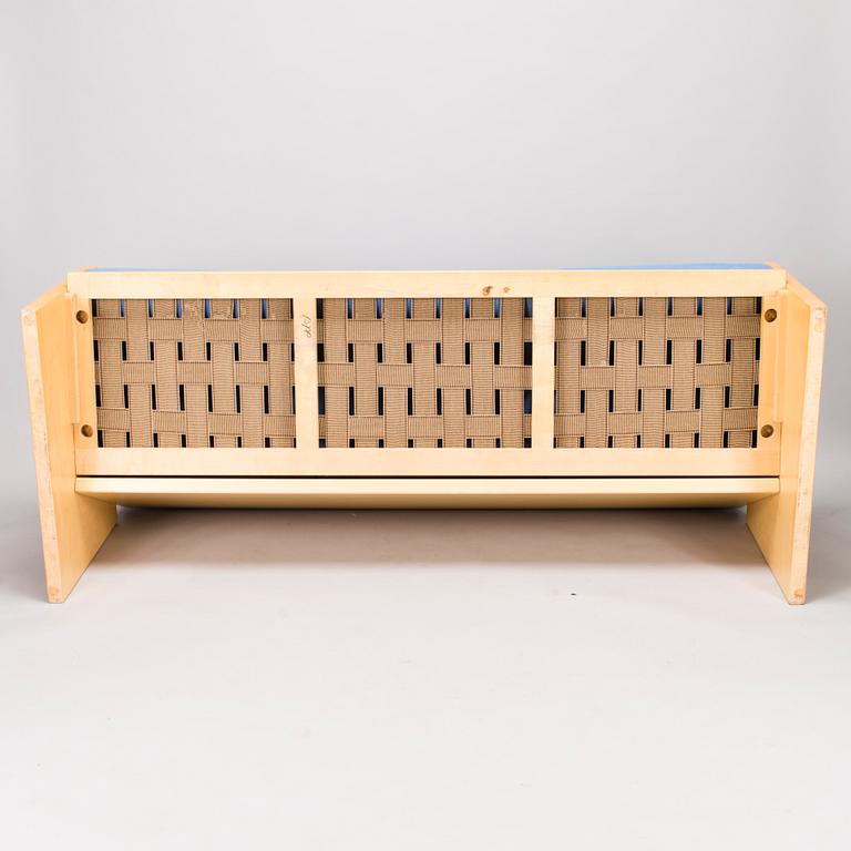 BEN AF SCHULTEN, a late 20th century '547A' sofa for Artek, Finland.