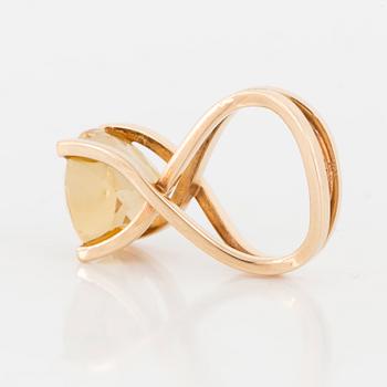A citrine ring.