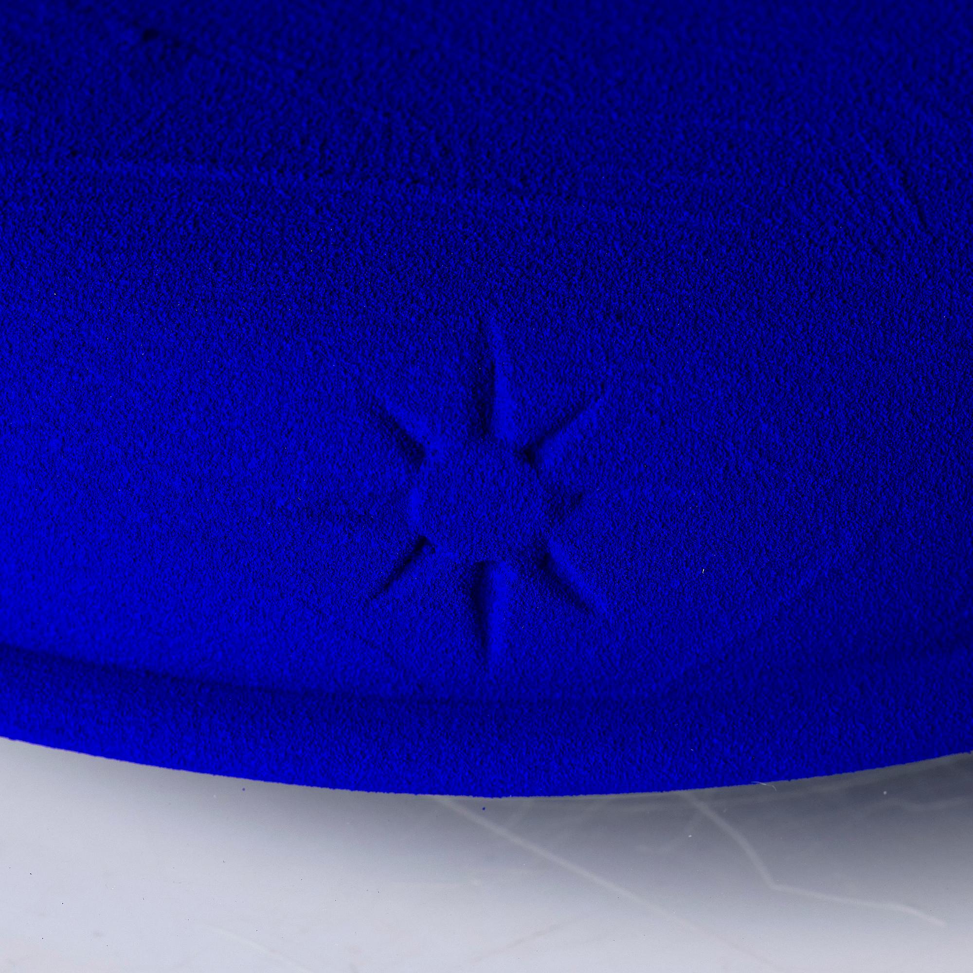 Yves Klein, "La Terre Bleue".