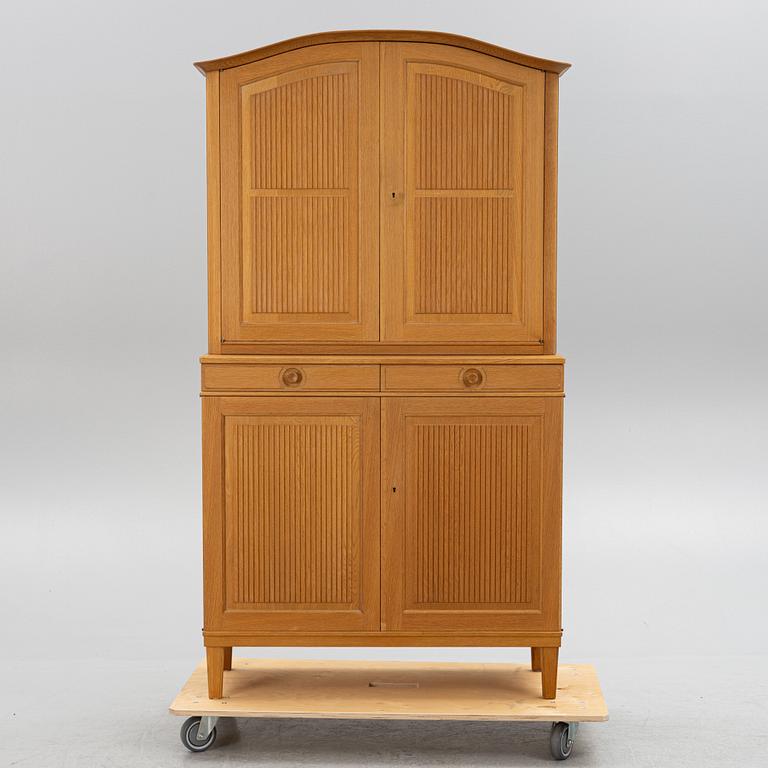 Carl Malmsten, skåp,  "Herrgården", 1900-talets slut.