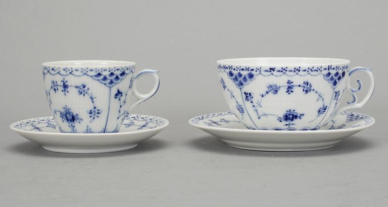 KAFFE-/TESERVIS, 24 delar, porslin, "Musselmalet", Royal Copenhagen, 1900-talets andra hälft.