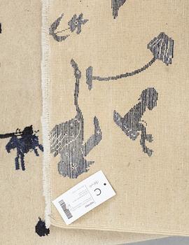 Suzanne Nessim, Matto, tufted, ca 143 x 105-106,5 cm, signed Nessim, made in India/Pakistan.