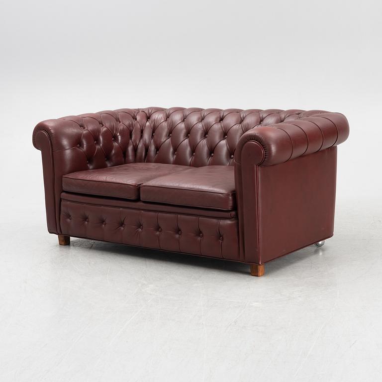 Sofa, Chesterfield model, Norell, second half of the 20th century.