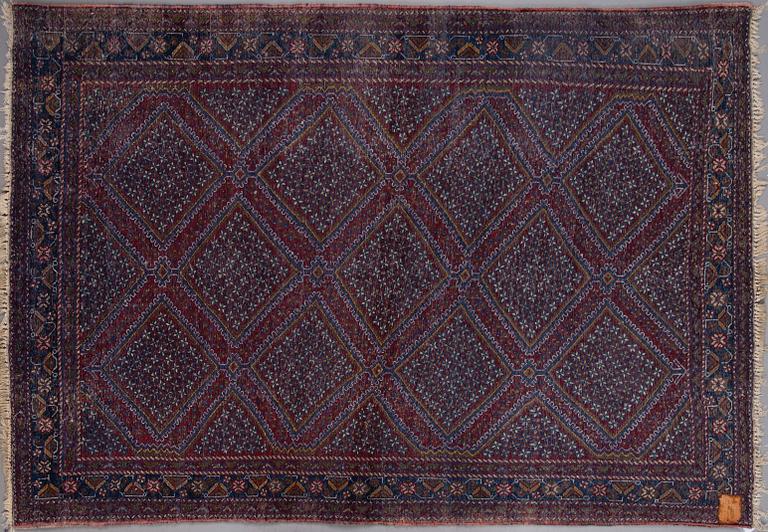 MATTA, afshar. Ca 245x169 cm.