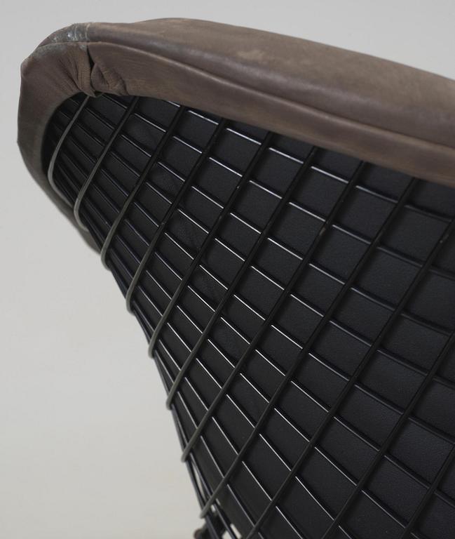 FÅTÖLJER, ett par, "Diamond chair" Harry Bertoia. 1900-talets andra hälft.