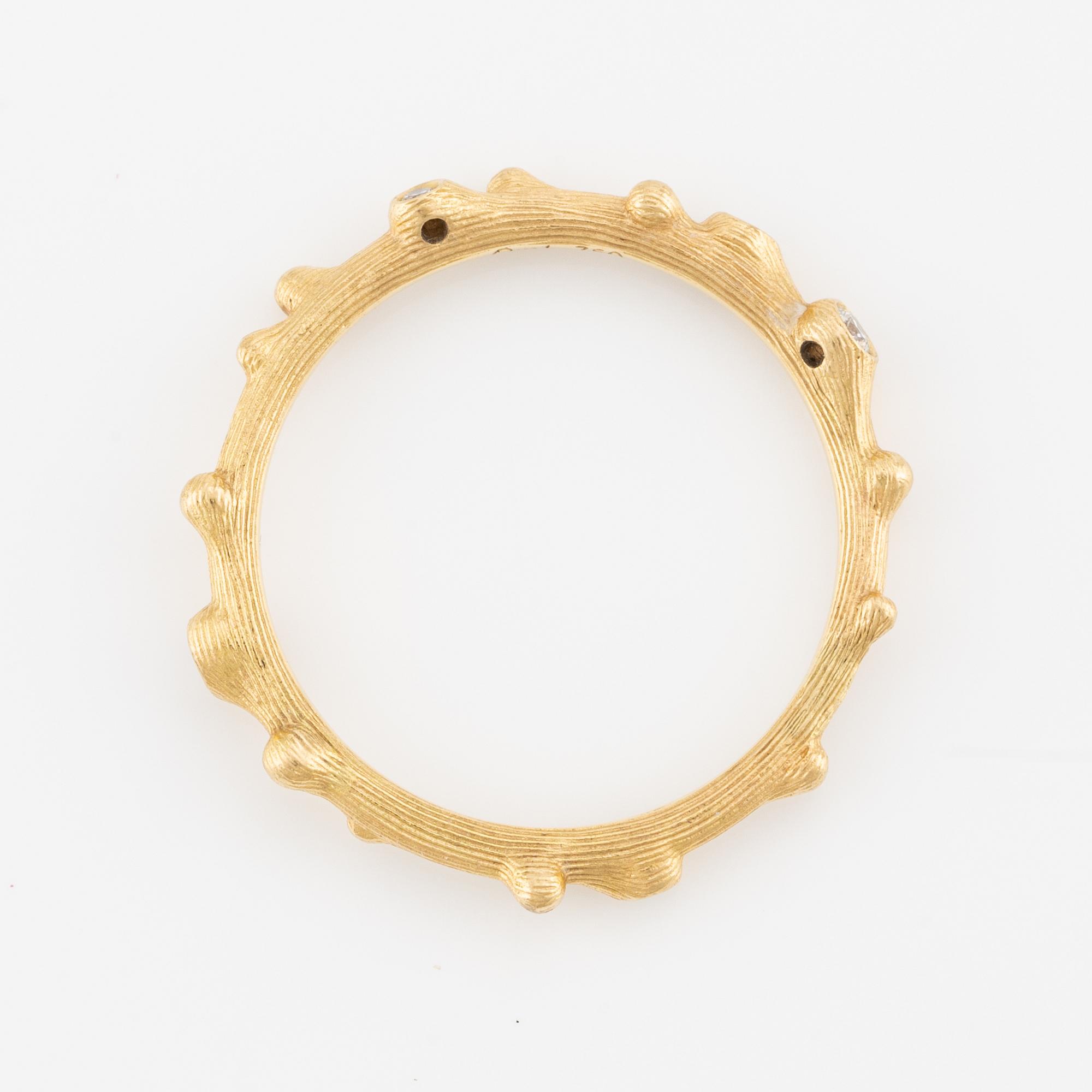 Ole Lynggaard, ring, "Nature", 18K gold with brilliant-cut diamonds.