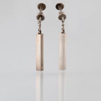 ÖRHÄNGEN, silver, Wiwen Nilsson, Lund. Vikt 10,3 gram.