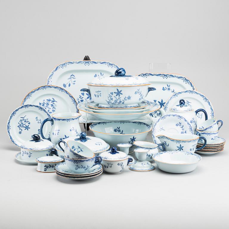 A 95 SET PORCELAIN SERVICE "OSTINDIA" FROM RÖRSTRAND.