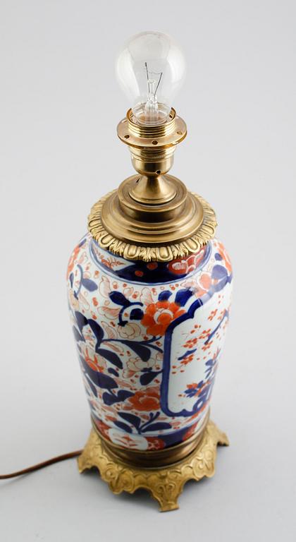 BORDSLAMPA, porslin, Japan, imari, tidigt 1900-tal.