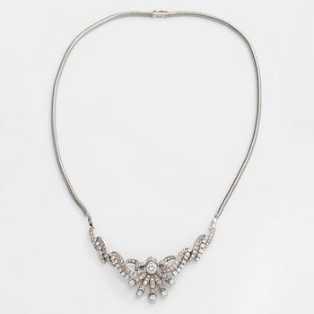 Collier, Bucherer, 18K vitguld med briljanstlipade och åttkantsslipade diamanter.